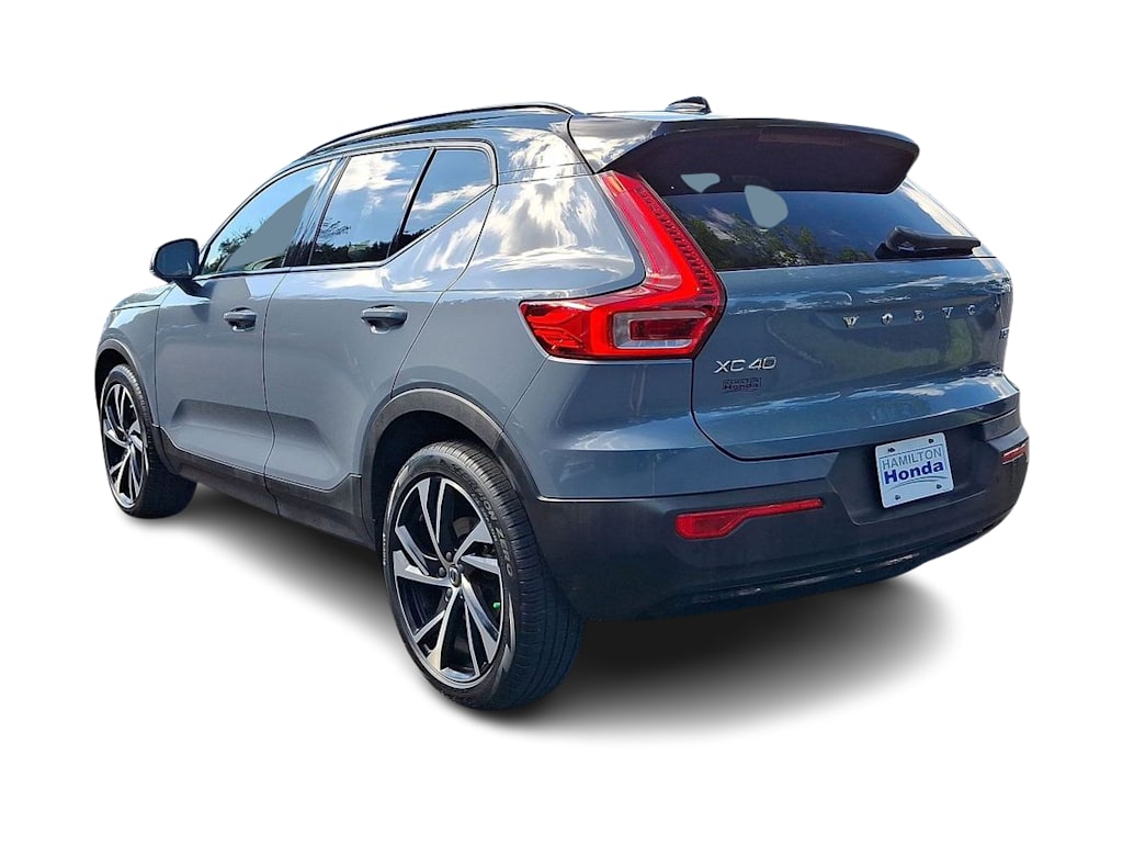 Thumbnail: 2021 Volvo XC40 - 24