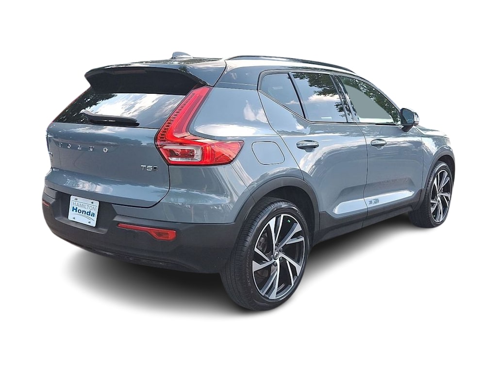 Thumbnail: 2021 Volvo XC40 - 26