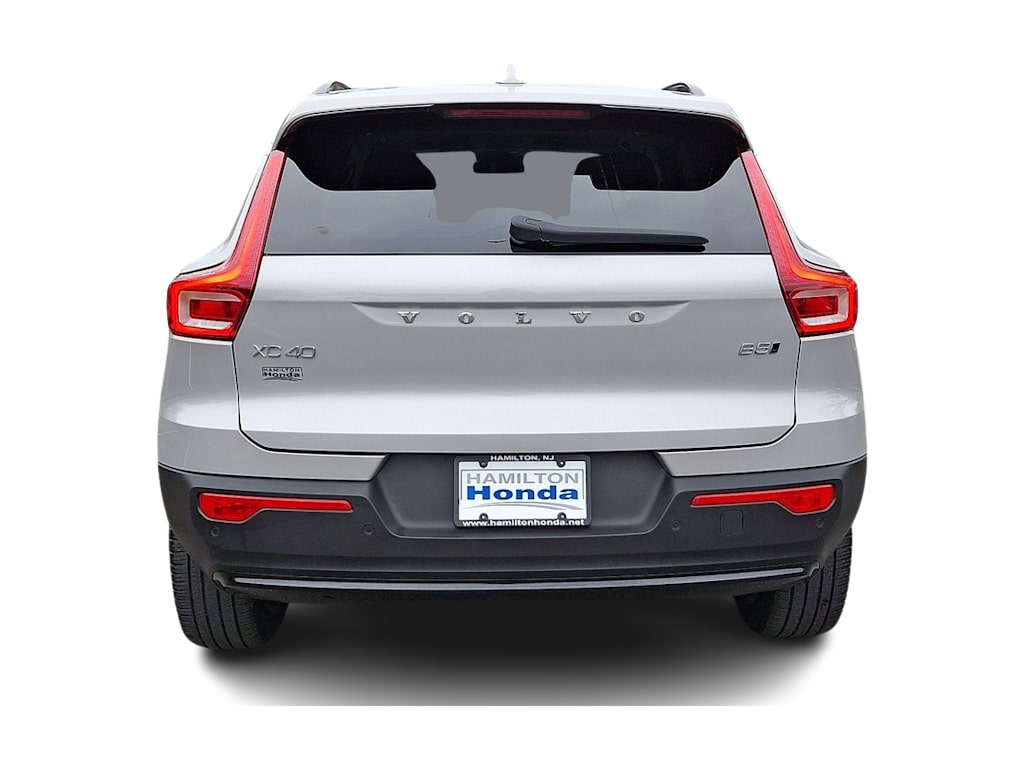 Thumbnail: 2023 Volvo XC40 - 21