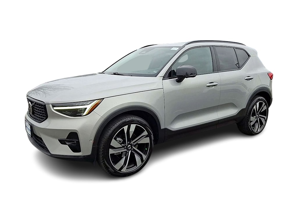 Thumbnail: 2023 Volvo XC40 - 12
