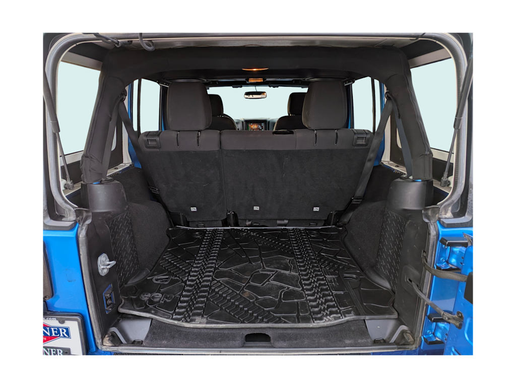 Thumbnail: 2016 Jeep Wrangler - 16