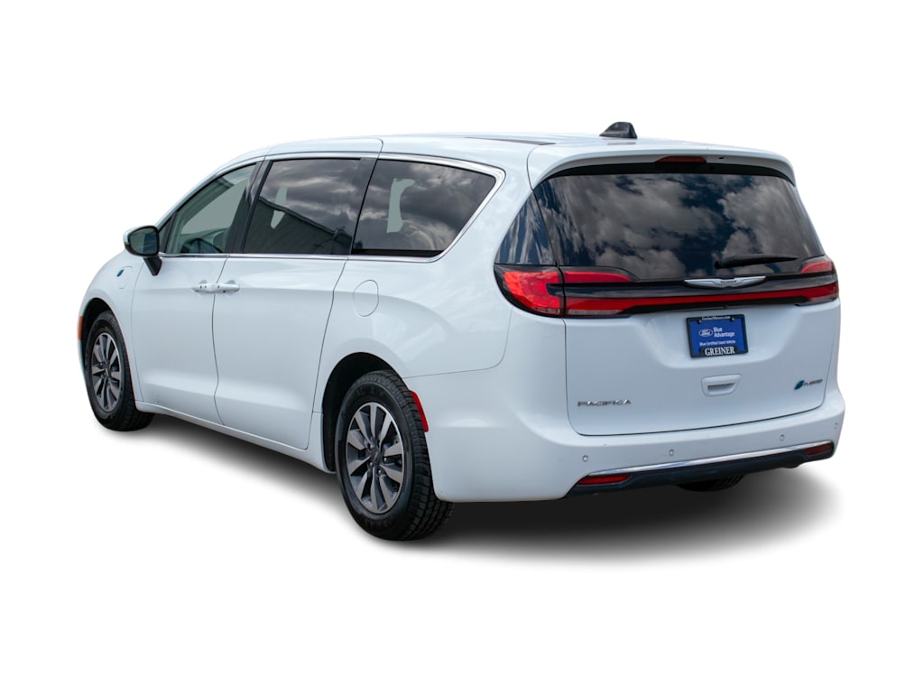 Thumbnail: 2023 Chrysler Pacifica - 4