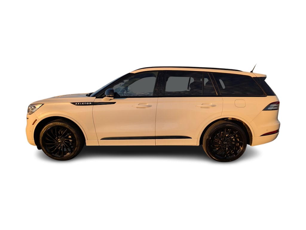 Thumbnail: 2023 Lincoln Aviator - 3