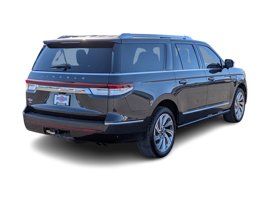 Thumbnail: 2022 Lincoln Navigator L - 20