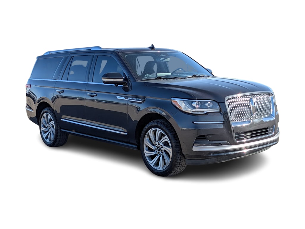 Thumbnail: 2022 Lincoln Navigator L - 22