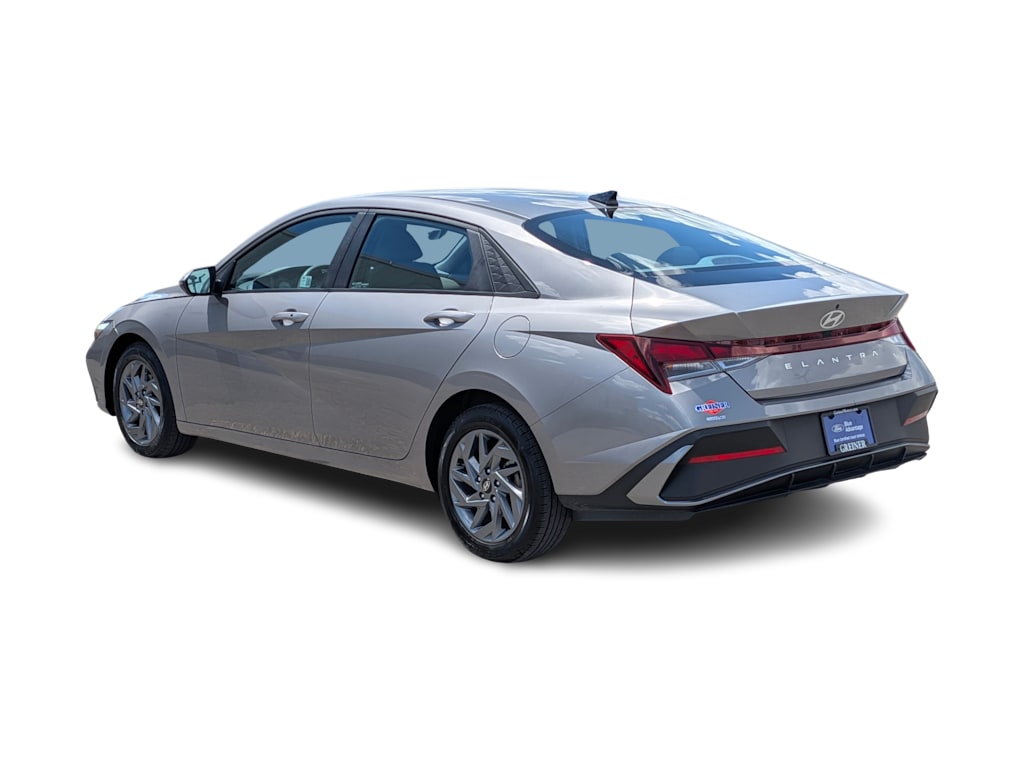 Thumbnail: 2024 Hyundai Elantra - 4
