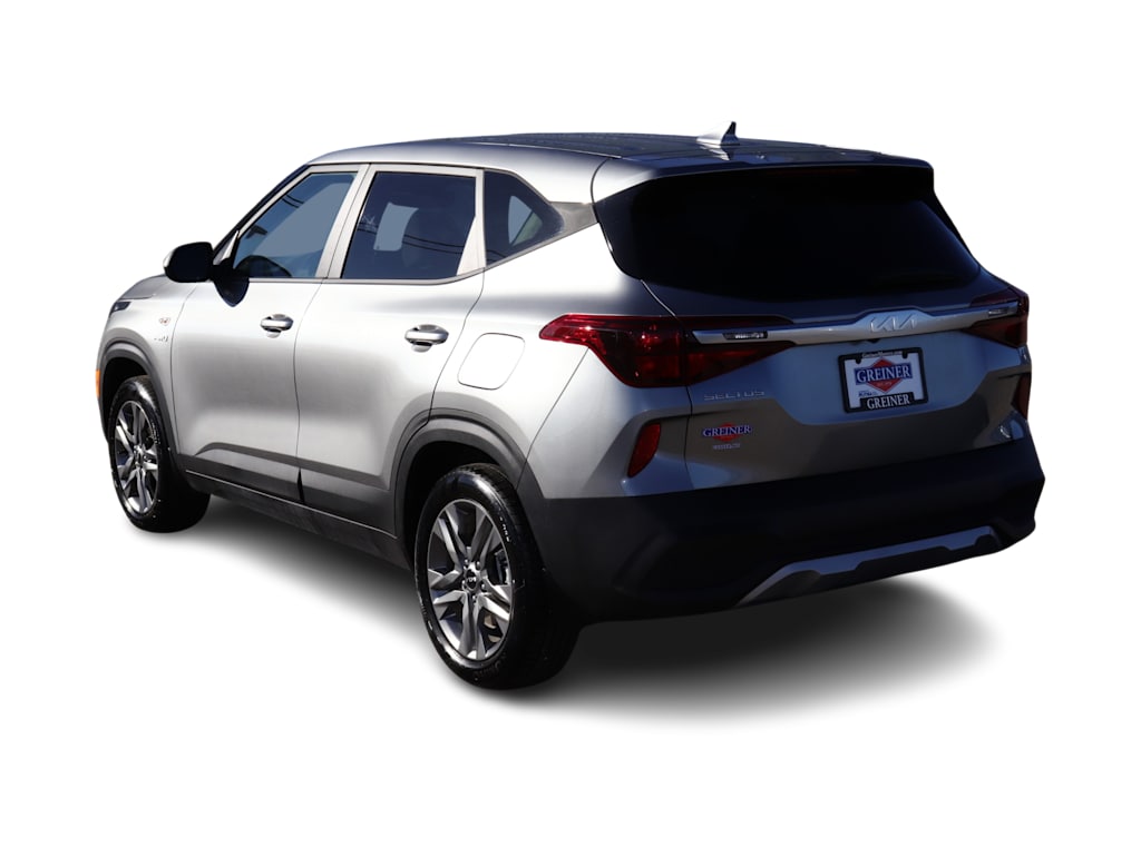 Thumbnail: 2023 Kia Seltos - 4