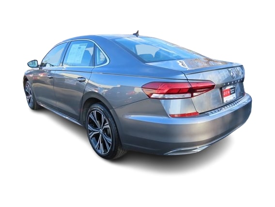 2022 Volkswagen Passat SE 4