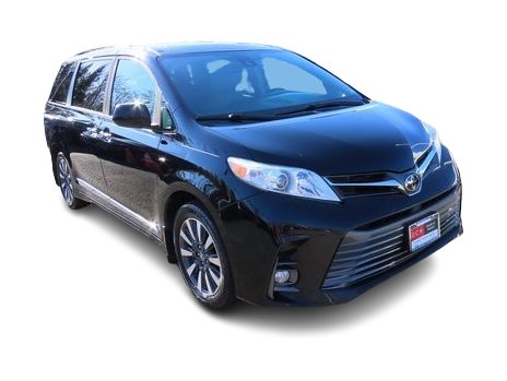 2018 Toyota Sienna XLE 18