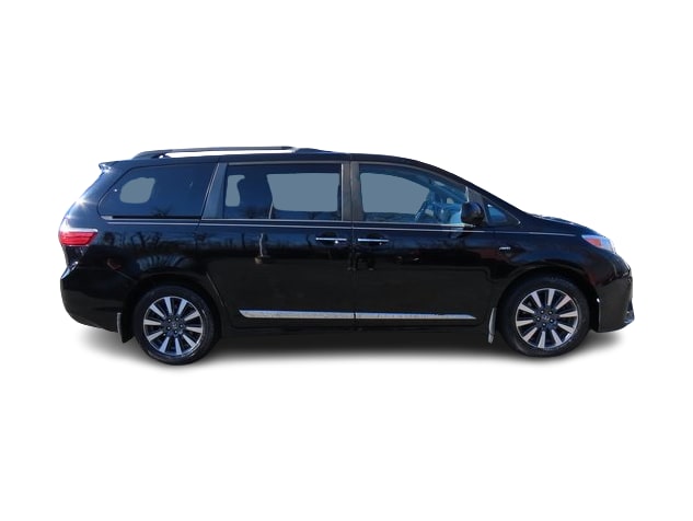 2018 Toyota Sienna XLE 17