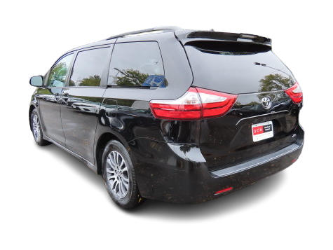 Thumbnail: 2019 Toyota Sienna - 4
