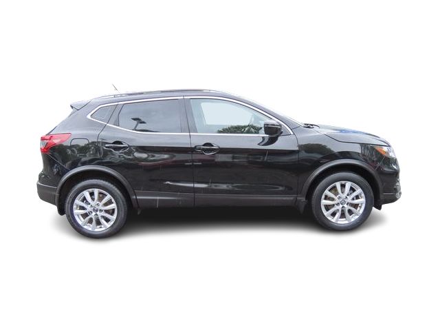 Thumbnail: 2021 Nissan Rogue Sport - 17