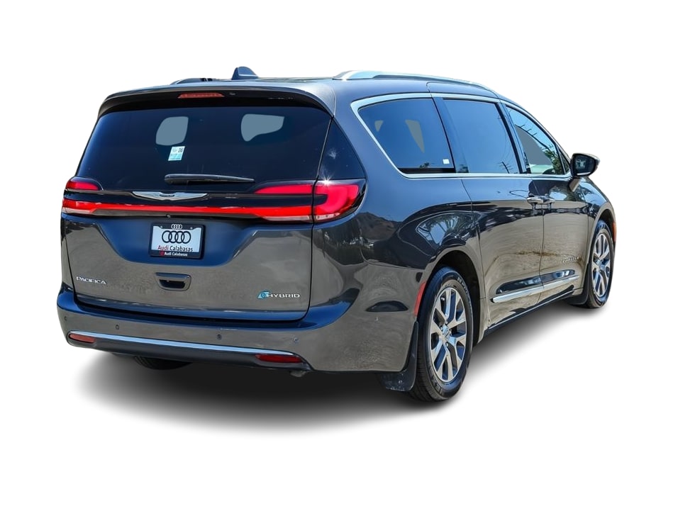 Thumbnail: 2022 Chrysler Pacifica - 18