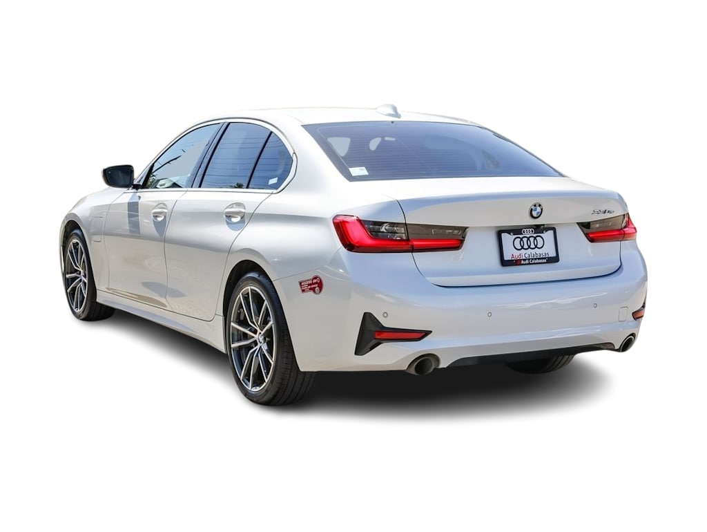 Thumbnail: 2021 BMW 3 Series - 3