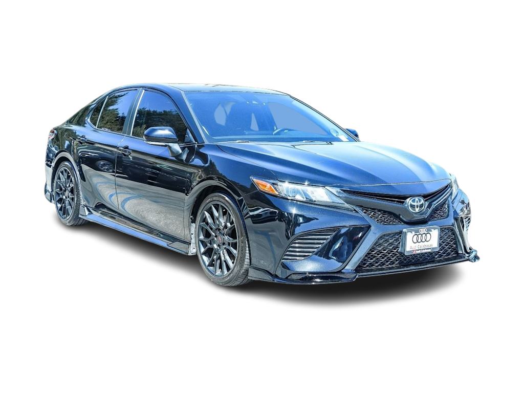 Thumbnail: 2022 Toyota Camry - 16