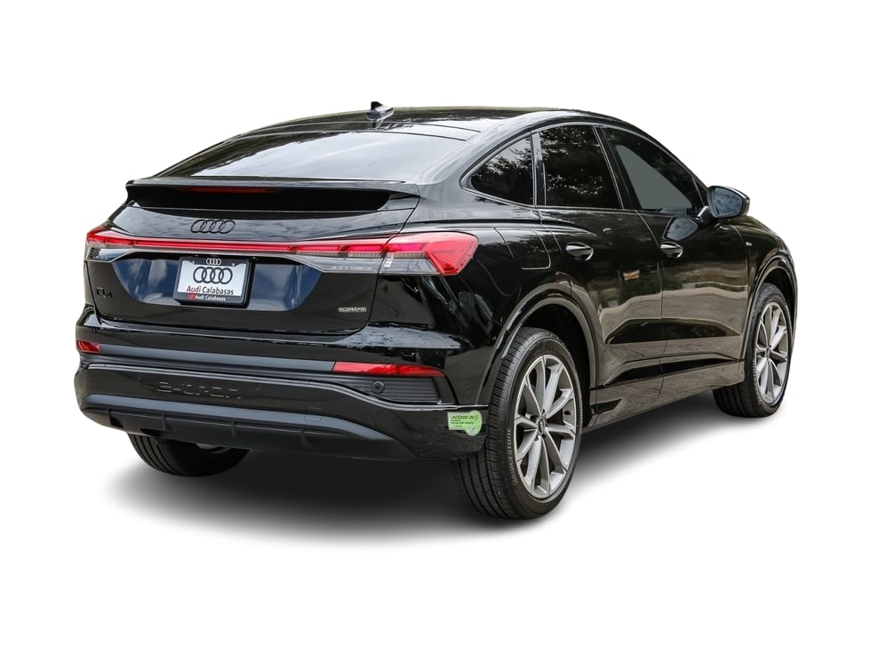 Thumbnail: 2022 Audi Q4 e-tron - 17