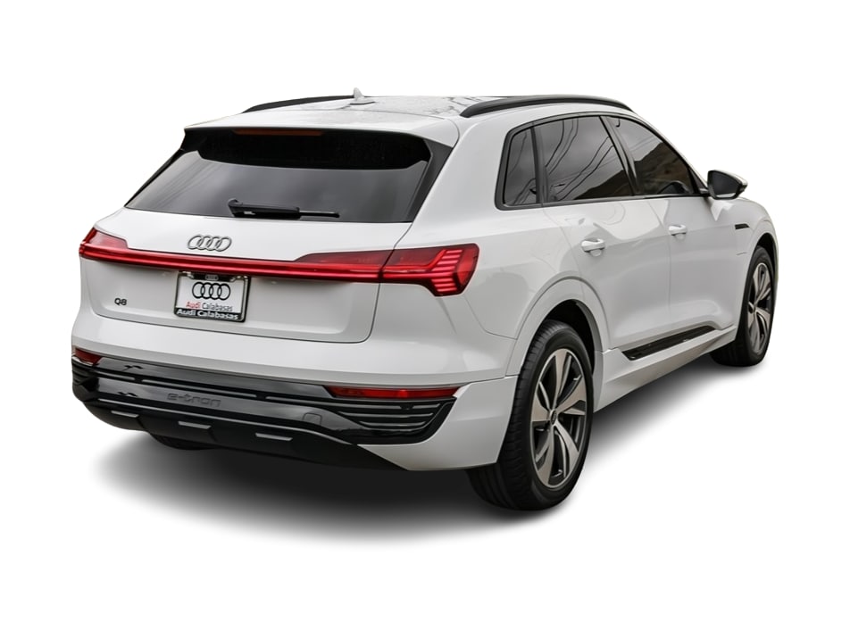 Thumbnail: 2024 Audi Q8 e-tron - 17