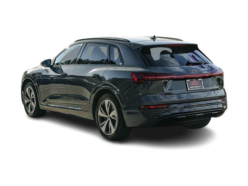 Thumbnail: 2024 Audi Q8 e-tron - 3