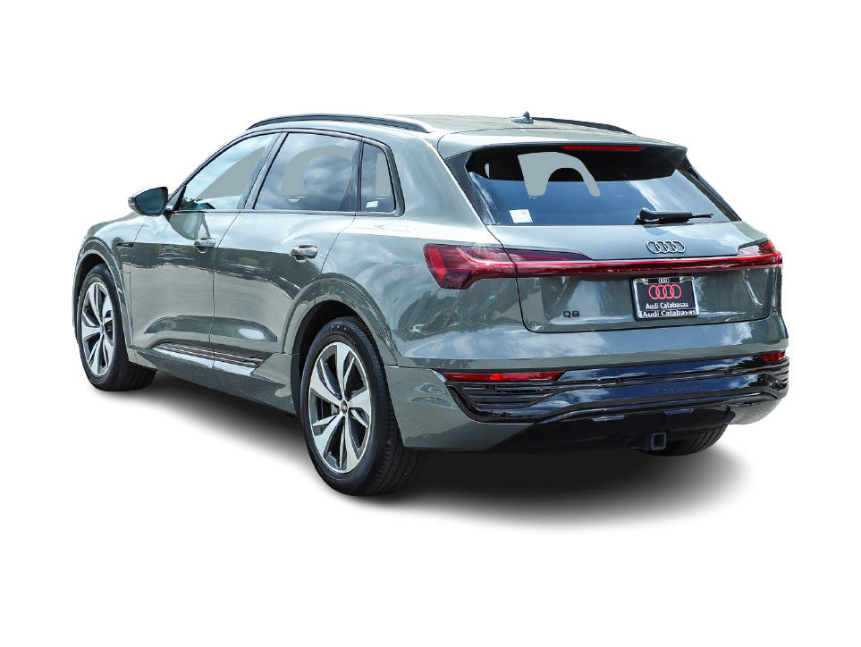 Thumbnail: 2024 Audi Q8 e-tron - 3