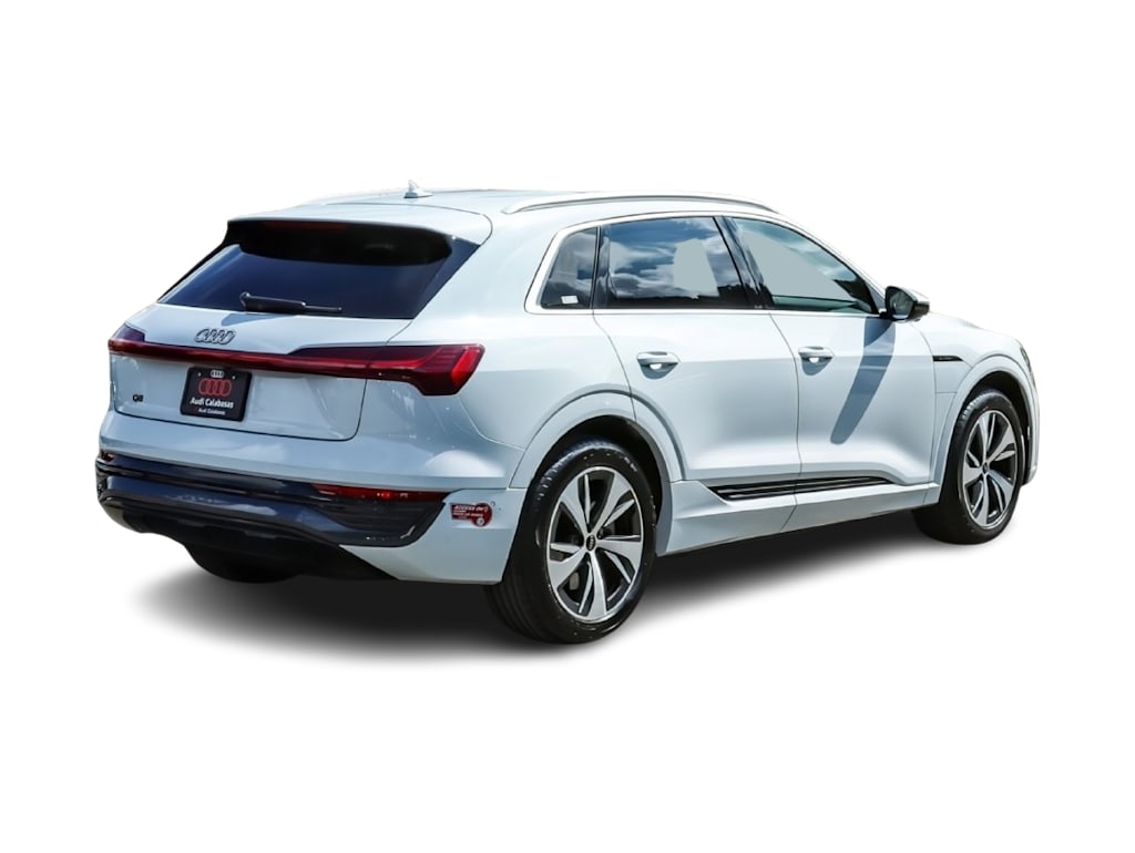 Thumbnail: 2024 Audi Q8 e-tron - 21