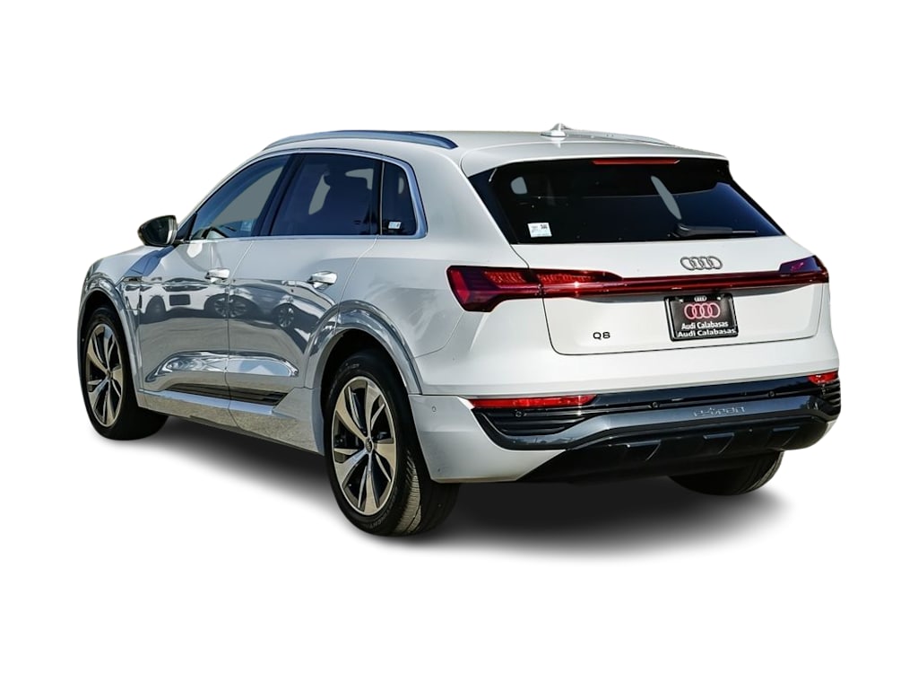 Thumbnail: 2024 Audi Q8 e-tron - 3