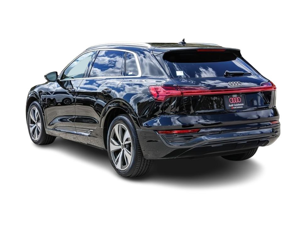 Thumbnail: 2024 Audi Q8 e-tron - 3