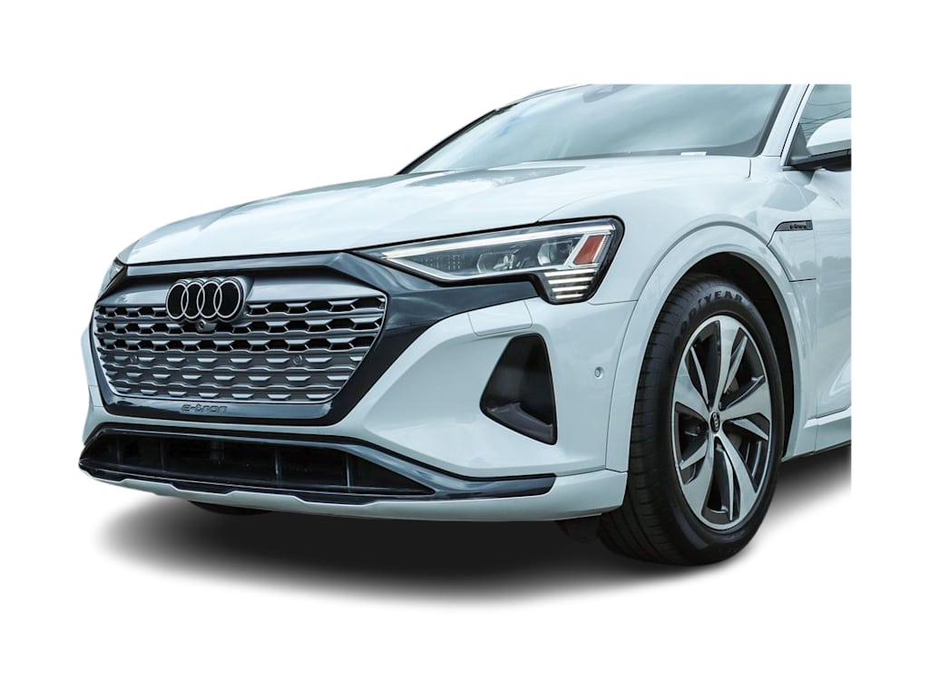 Thumbnail: 2024 Audi Q8 e-tron - 20