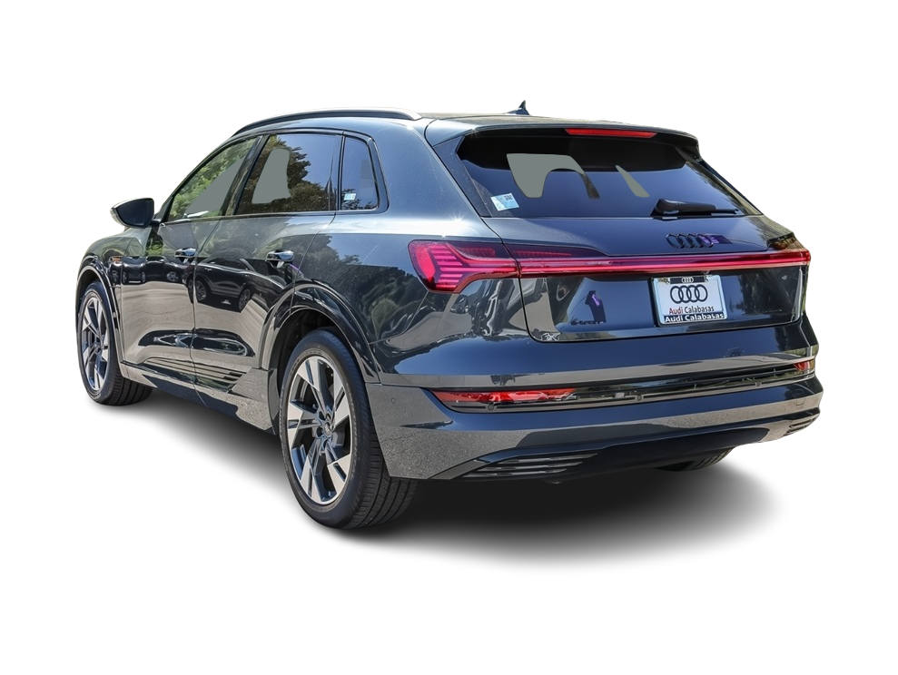 Thumbnail: 2023 Audi e-tron - 3