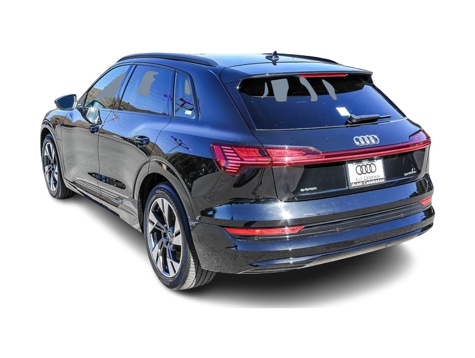 Thumbnail: 2023 Audi e-tron - 3