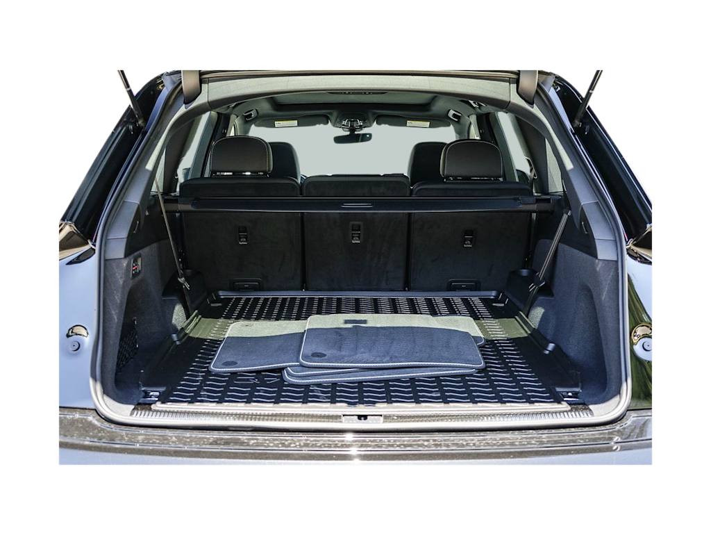 Thumbnail: 2026 Audi Q7 - 16