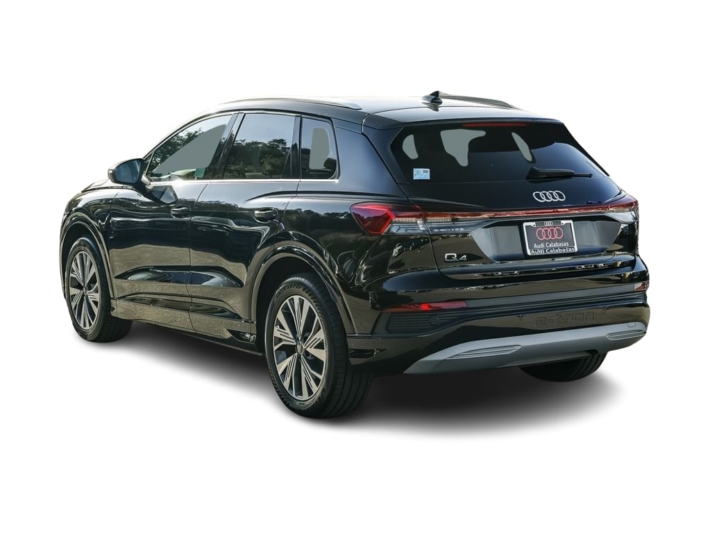 Thumbnail: 2023 Audi Q4 e-tron - 3
