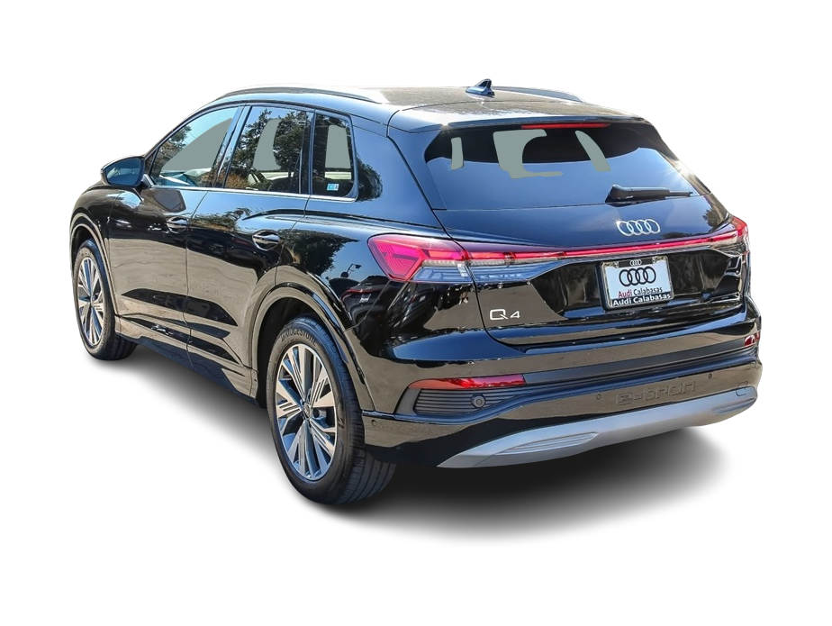 Thumbnail: 2023 Audi Q4 e-tron - 3