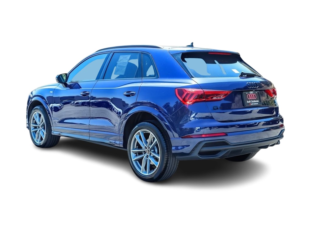 Thumbnail: 2023 Audi Q3 - 3