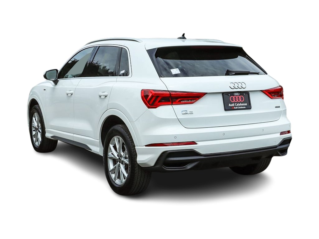 Thumbnail: 2023 Audi Q3 - 3