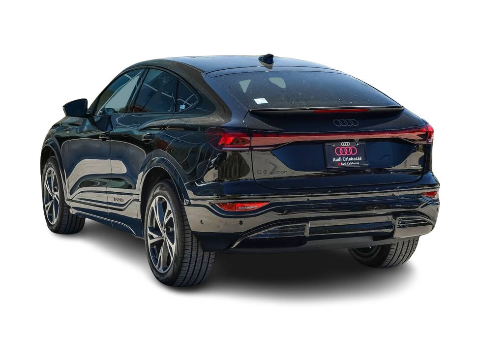 Thumbnail: 2027 Audi Q6 e-tron - 3