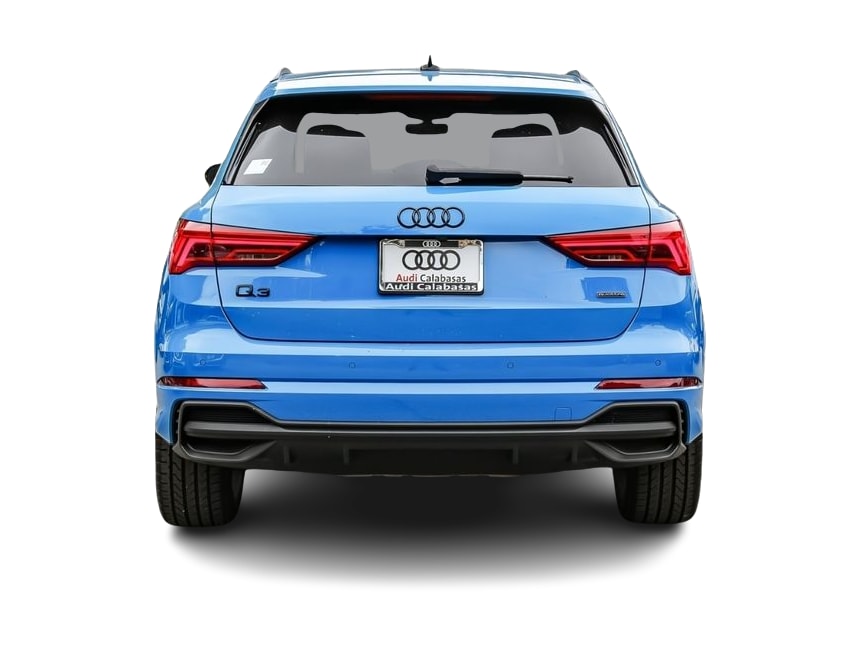 Thumbnail: 2023 Audi Q3 - 4