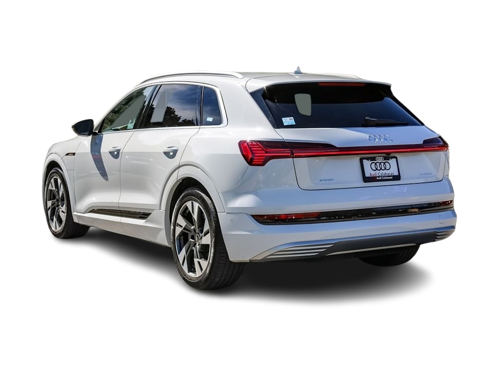 Thumbnail: 2023 Audi e-tron - 3