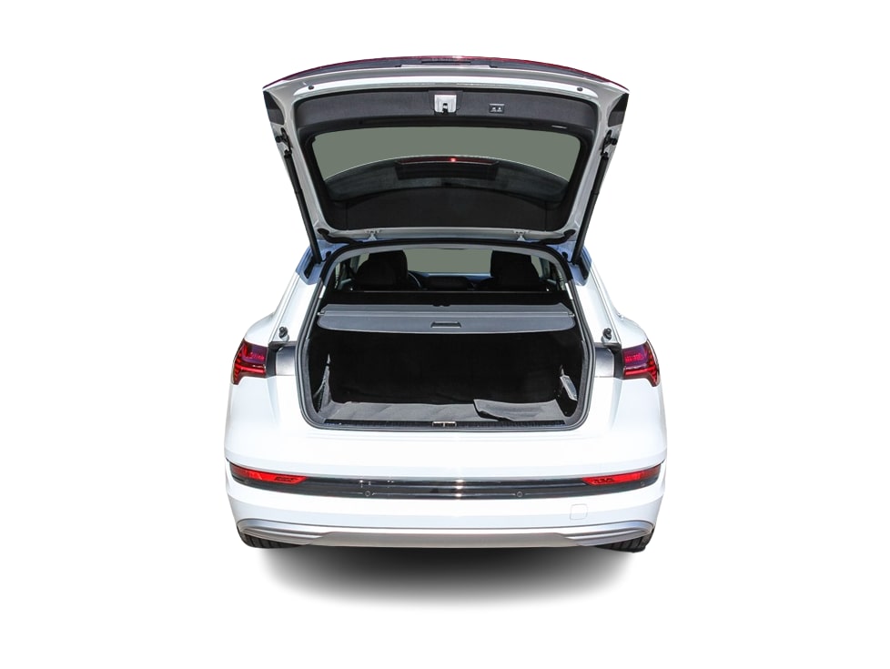 Thumbnail: 2023 Audi e-tron - 16