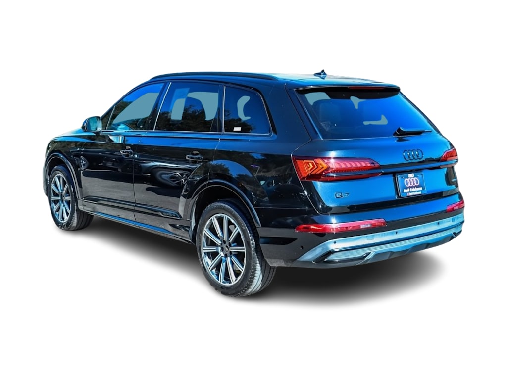 Thumbnail: 2023 Audi Q7 - 3