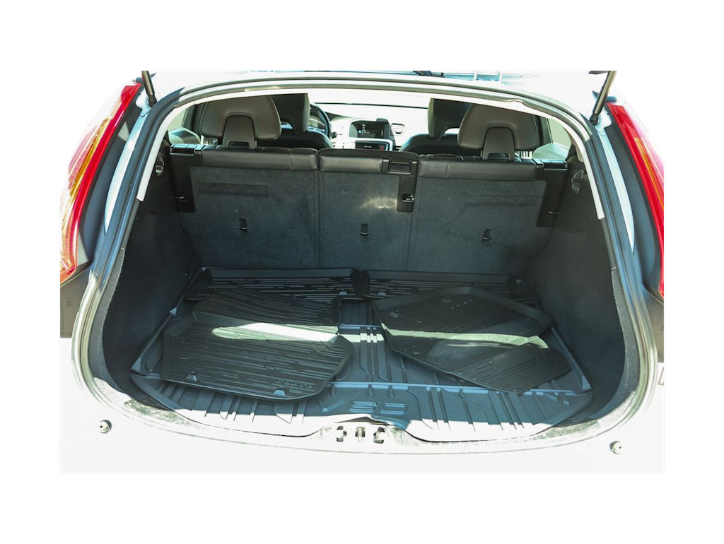 Thumbnail: 2017 Volvo V60 - 28