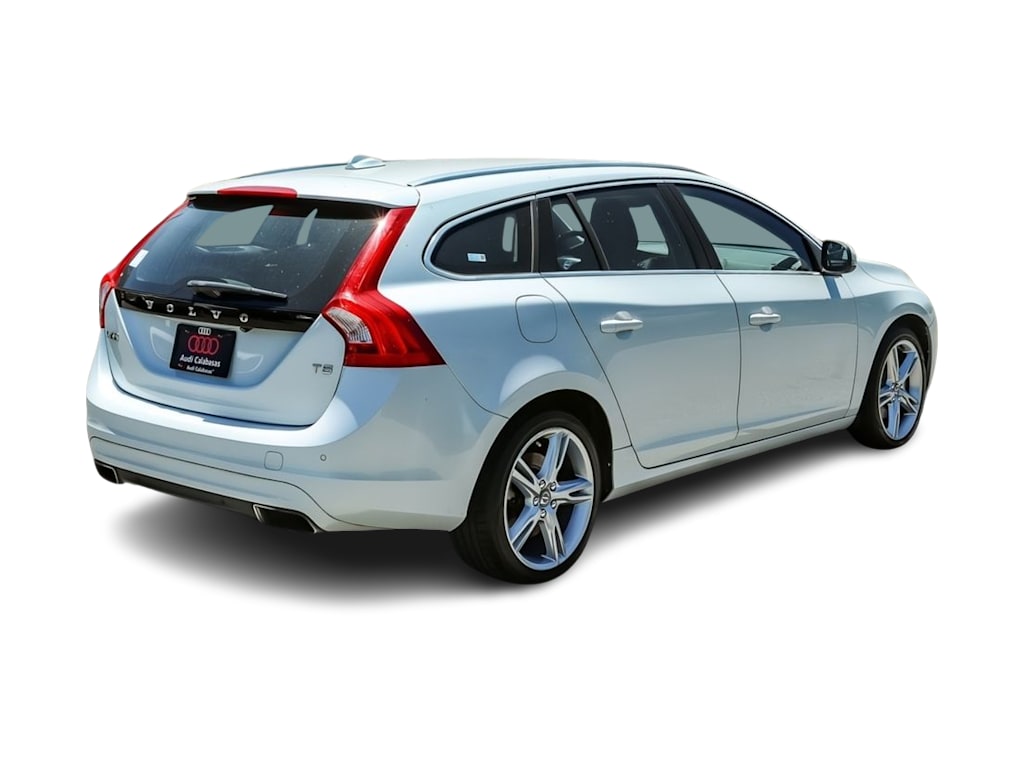 Thumbnail: 2017 Volvo V60 - 17