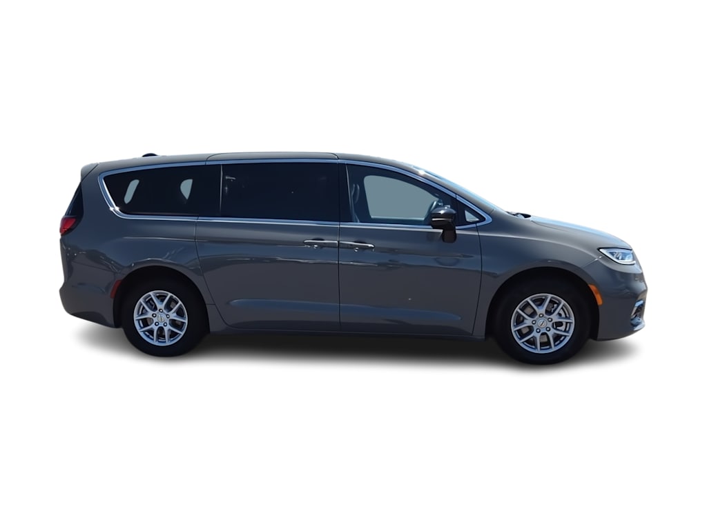 Thumbnail: 2025 Chrysler Pacifica - 21