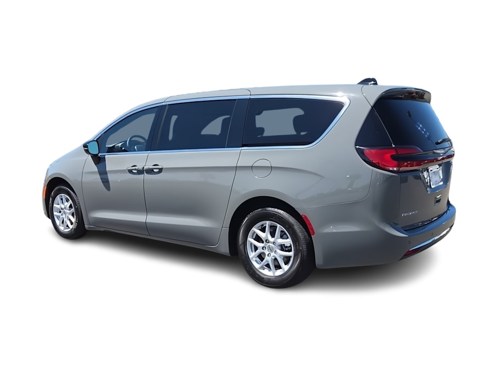Thumbnail: 2025 Chrysler Pacifica - 4