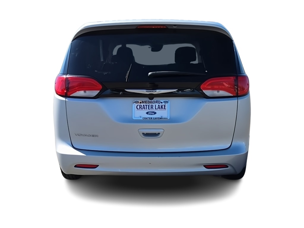 Thumbnail: 2023 Chrysler Voyager - 5