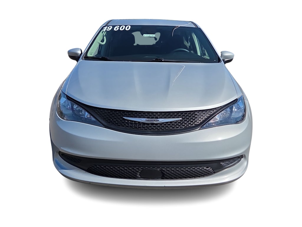 Thumbnail: 2023 Chrysler Voyager - 24