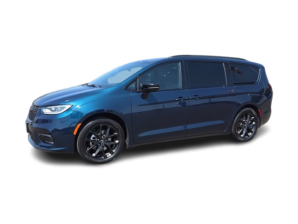 Thumbnail: 2025 Chrysler Pacifica - 3