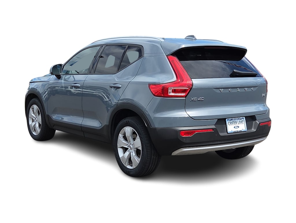 Thumbnail: 2022 Volvo XC40 - 25