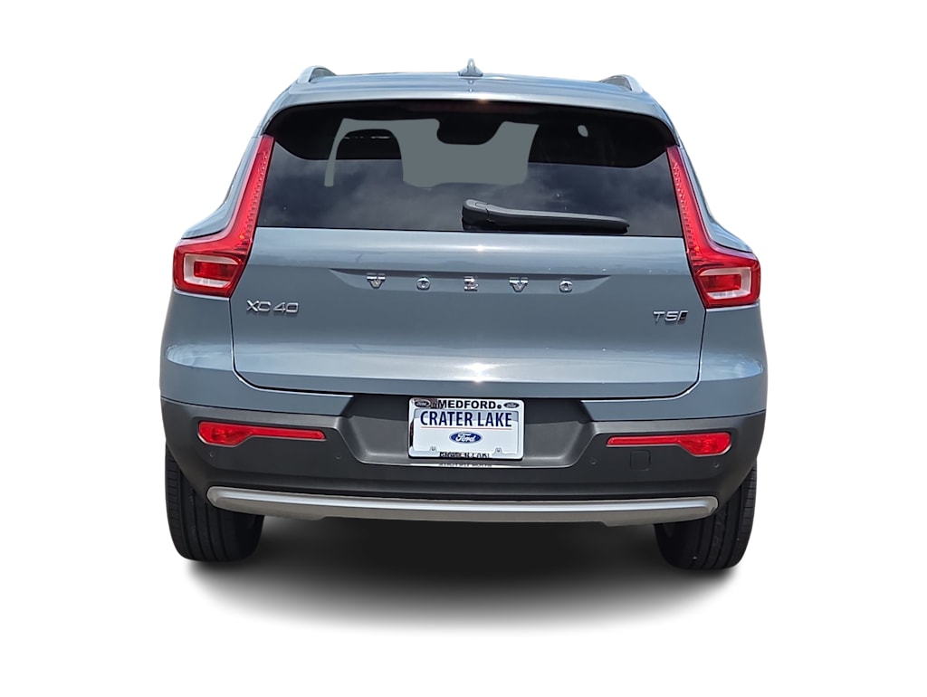 Thumbnail: 2022 Volvo XC40 - 26