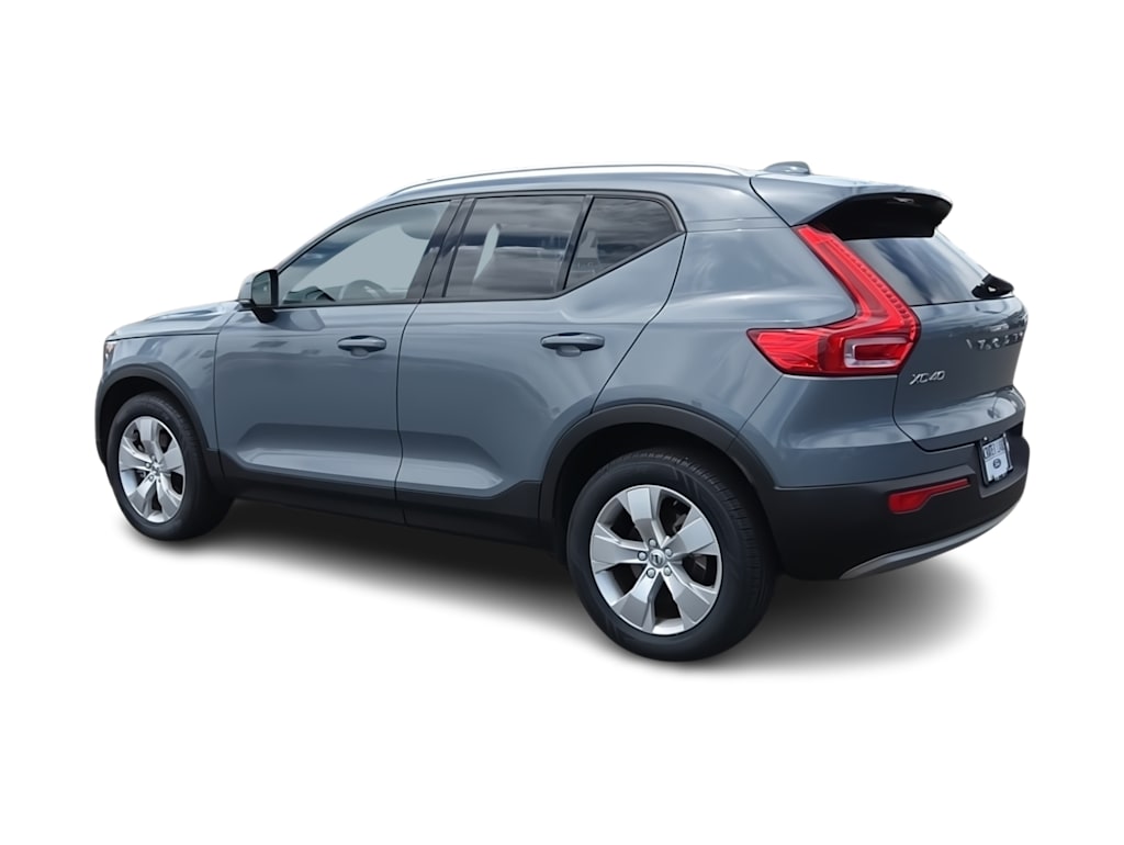 Thumbnail: 2022 Volvo XC40 - 4