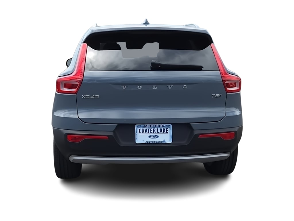 Thumbnail: 2022 Volvo XC40 - 5